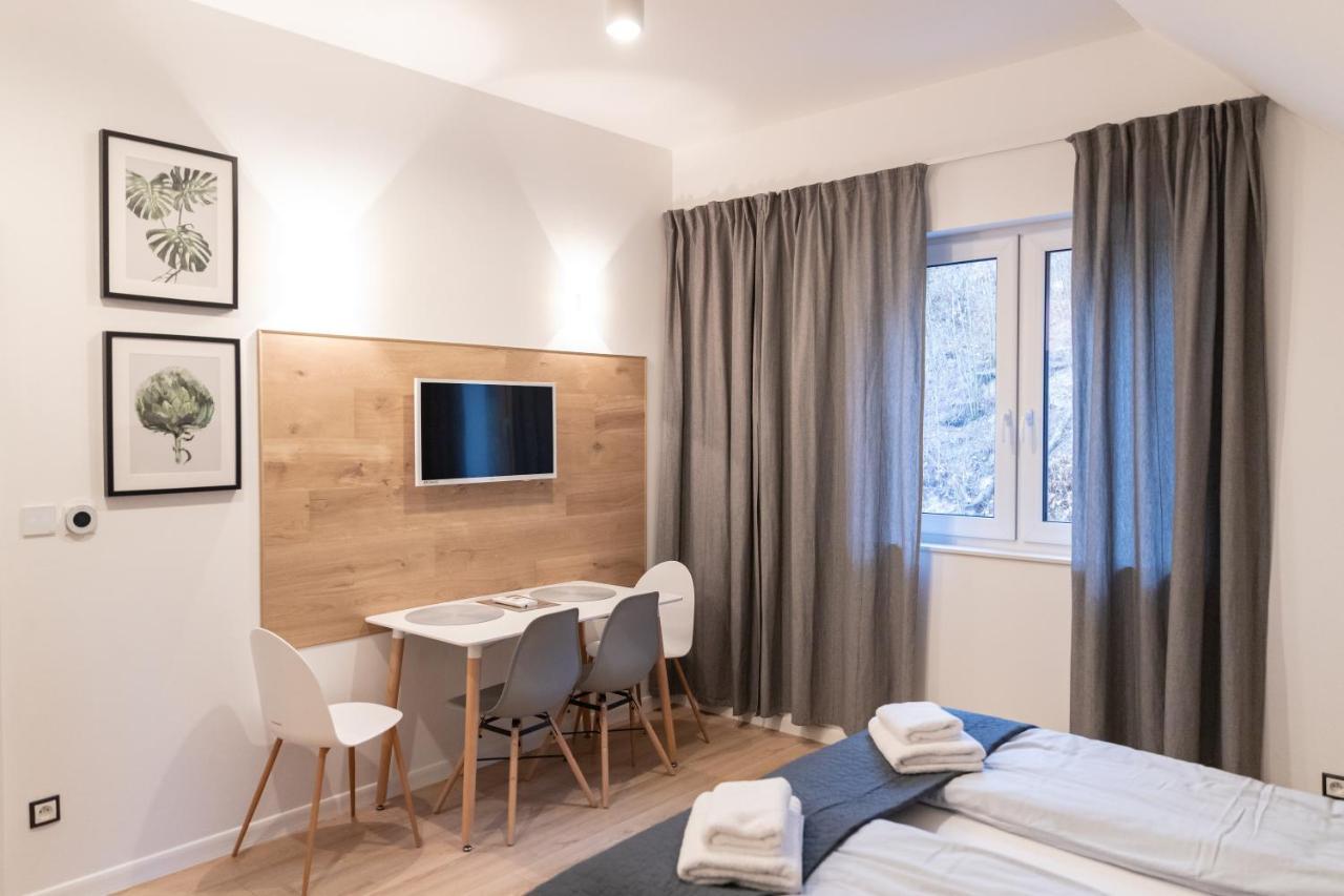 Apartamenty Pod Zamkiem W Janowcu Janowiec Esterno foto